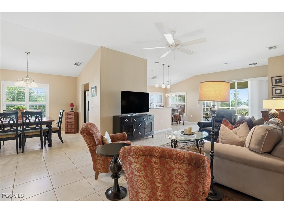 2513 Hopefield Court Cape Coral FL 33991 2025021173 image6