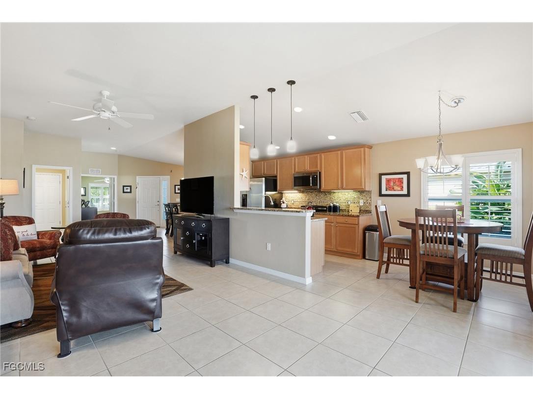 2513 Hopefield Court Cape Coral FL 33991 2025021173 image7