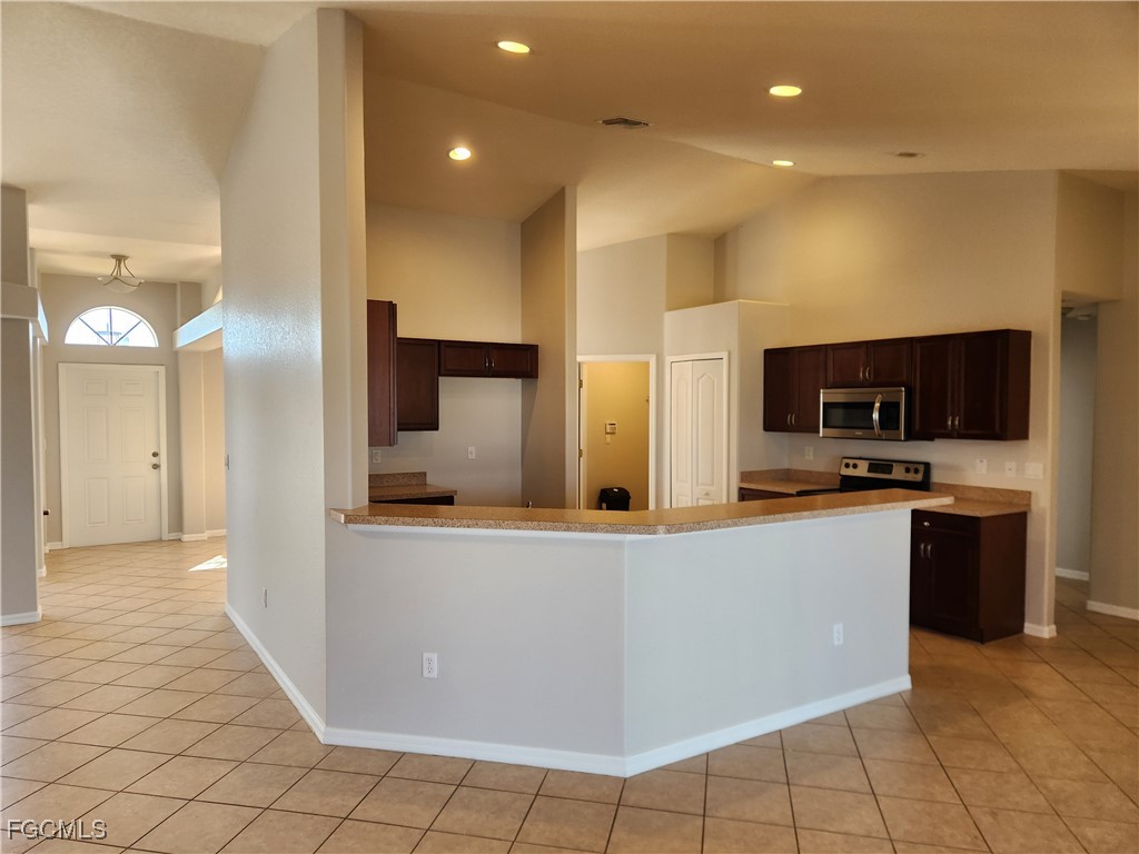 2513 NW 28th Street Cape Coral FL 33993 2026002557 image7