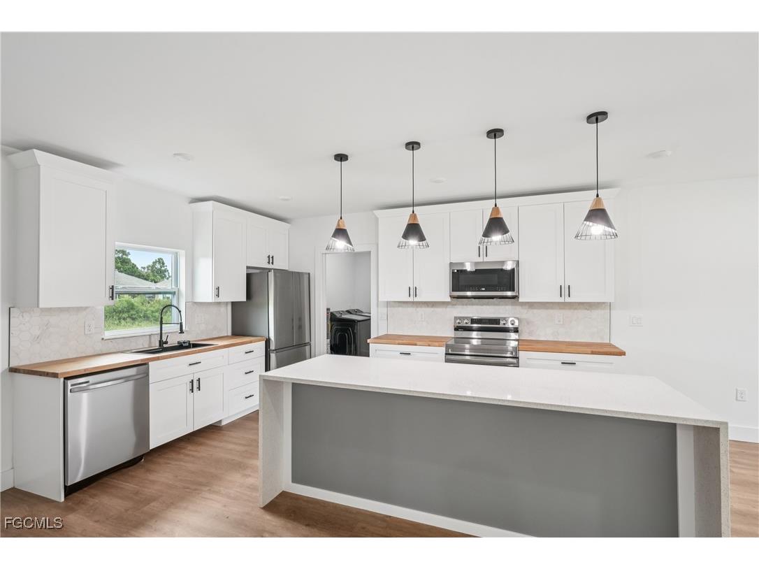 2514 38th Street SW Lehigh Acres FL 33976 2025010404 image5