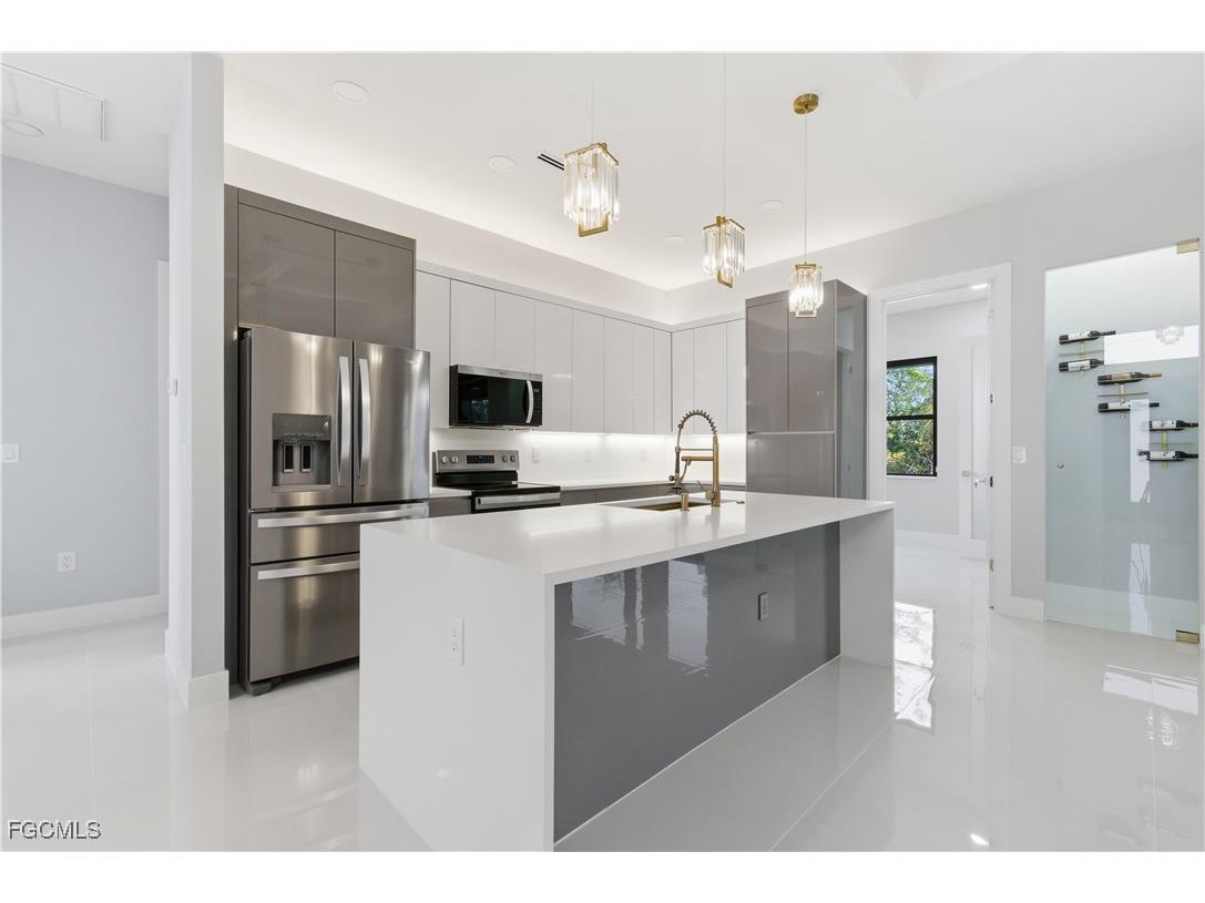 2514 Sunniland Boulevard Lehigh Acres FL 33971 2025020924 image7