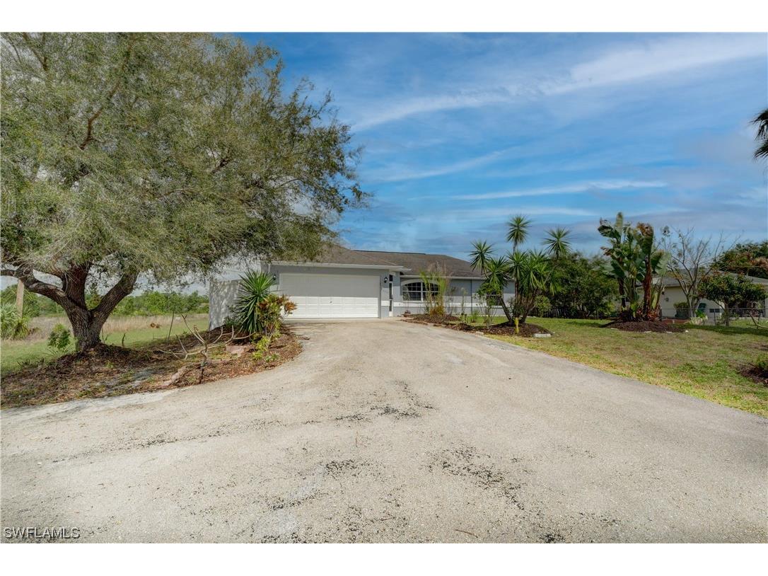 2515 47th Avenue NE Naples FL 34120 223026097 image1