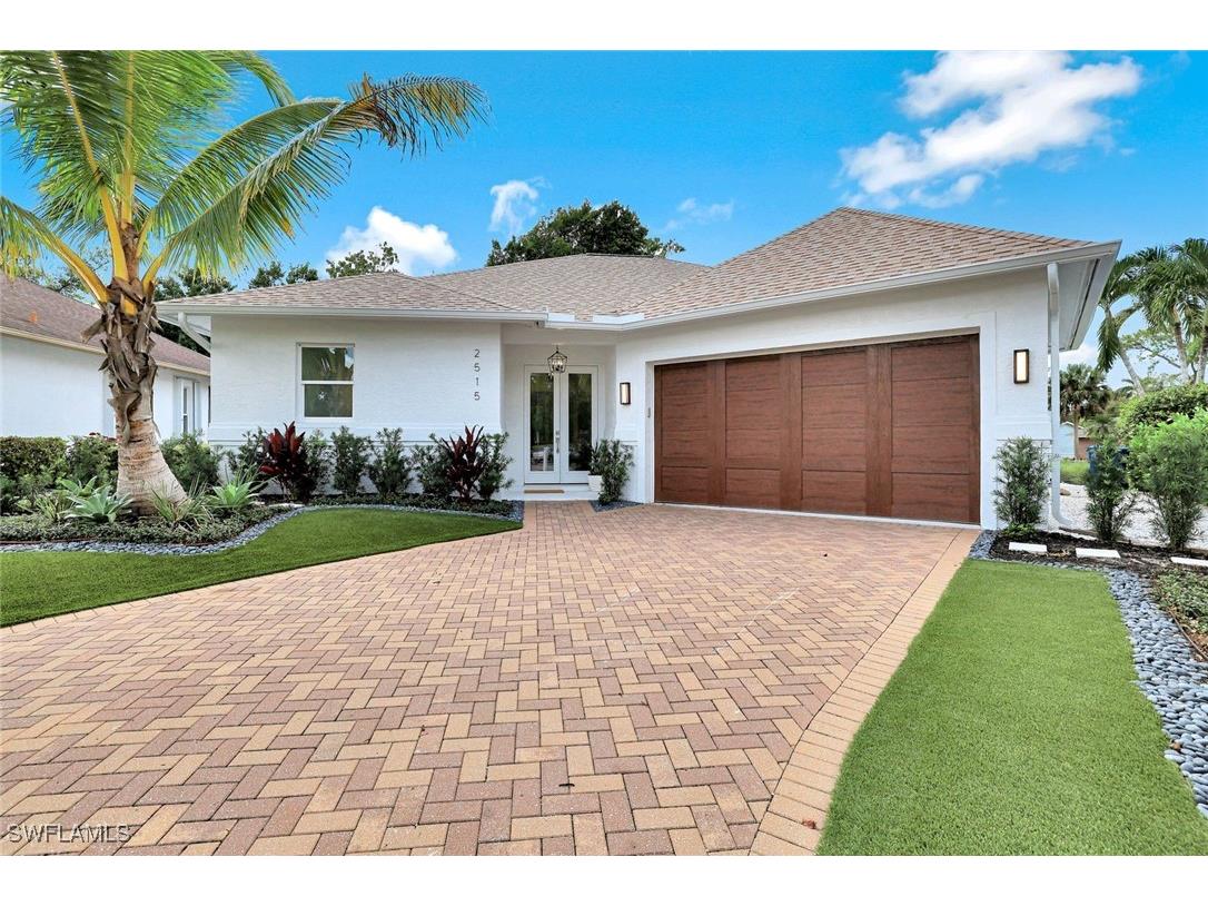 2515 Royal Palm Court Naples FL 34103 225076092 image1