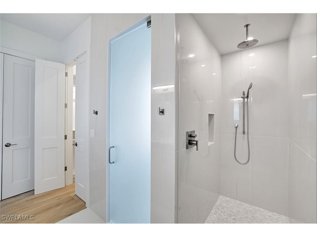 2515 Royal Palm Court Naples FL 34103 225076092 image18