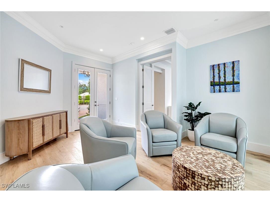 2515 Royal Palm Court Naples FL 34103 225076092 image4