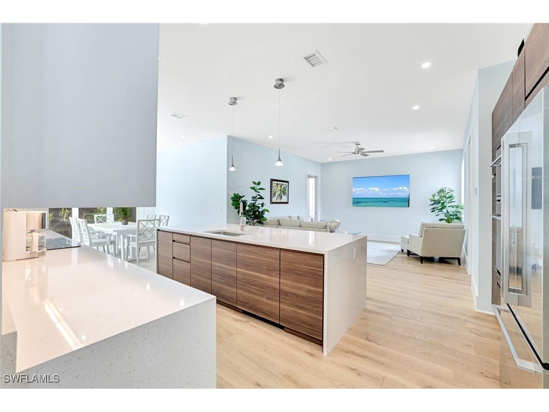 2515 Royal Palm Court Naples FL 34103 225076092 image8