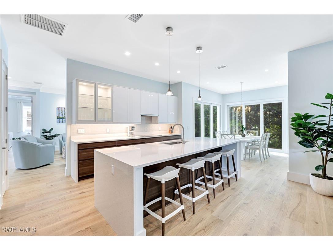 2515 Royal Palm Court Naples FL 34103 225076092 image9