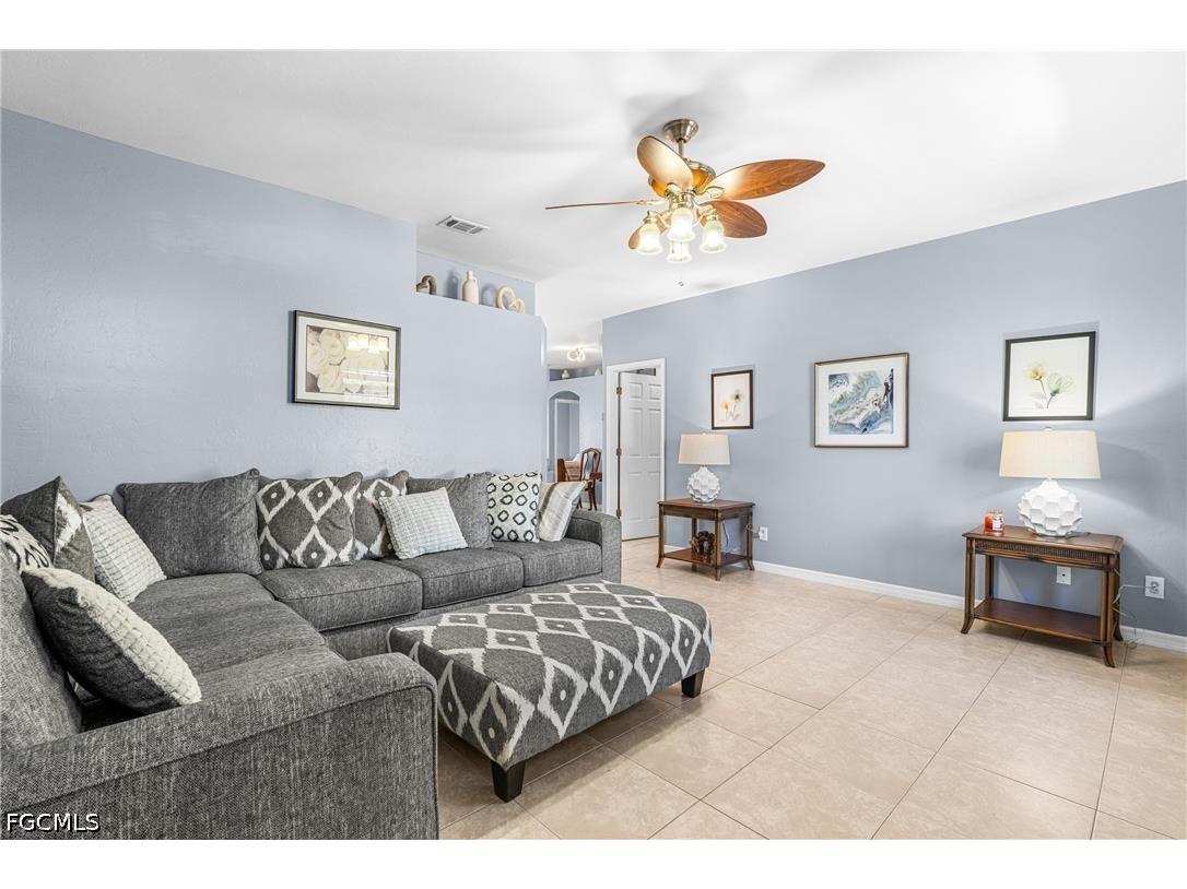 2515 SE 4th Avenue Cape Coral FL 33904 2026022739 image5