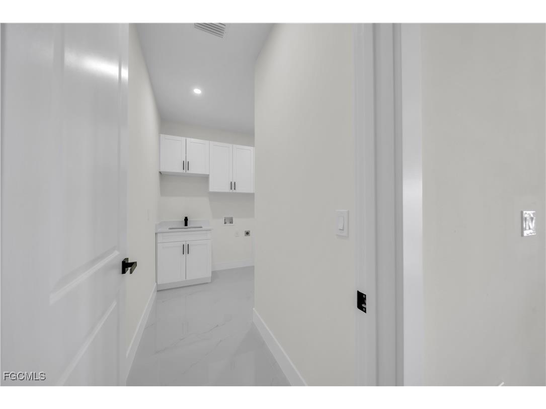 2515 Santa Barbara Boulevard N Cape Coral FL 33993 2025020168 image14