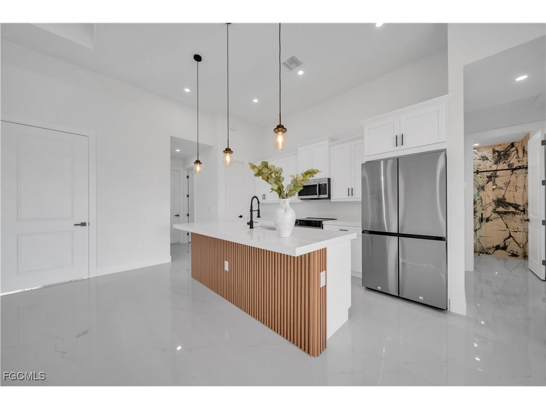 2515 Santa Barbara Boulevard N Cape Coral FL 33993 2025020168 image16