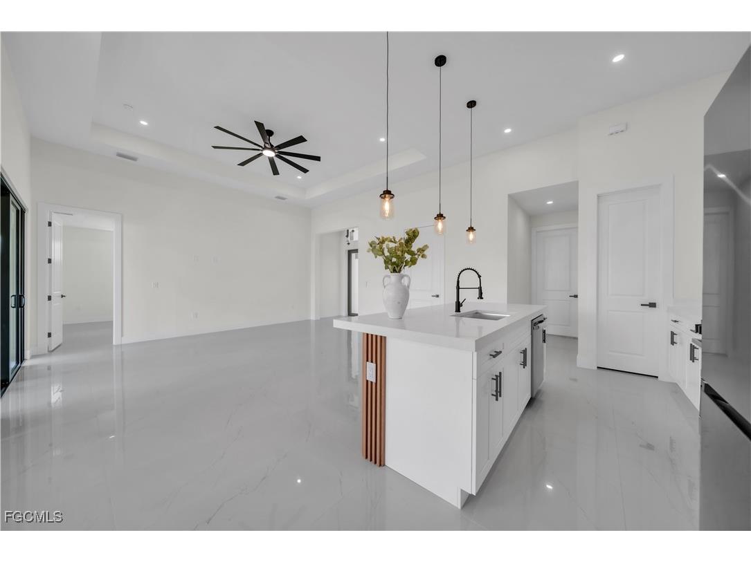 2515 Santa Barbara Boulevard N Cape Coral FL 33993 2025020168 image19