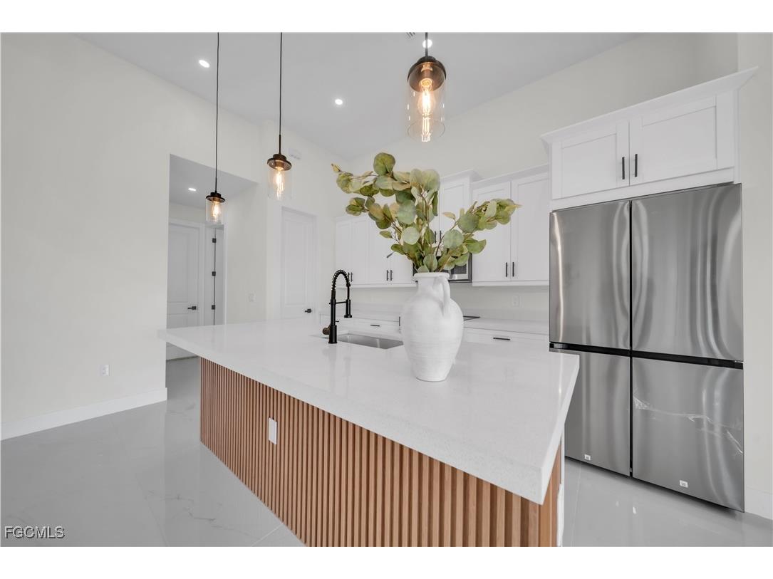 2515 Santa Barbara Boulevard N Cape Coral FL 33993 2025020168 image20