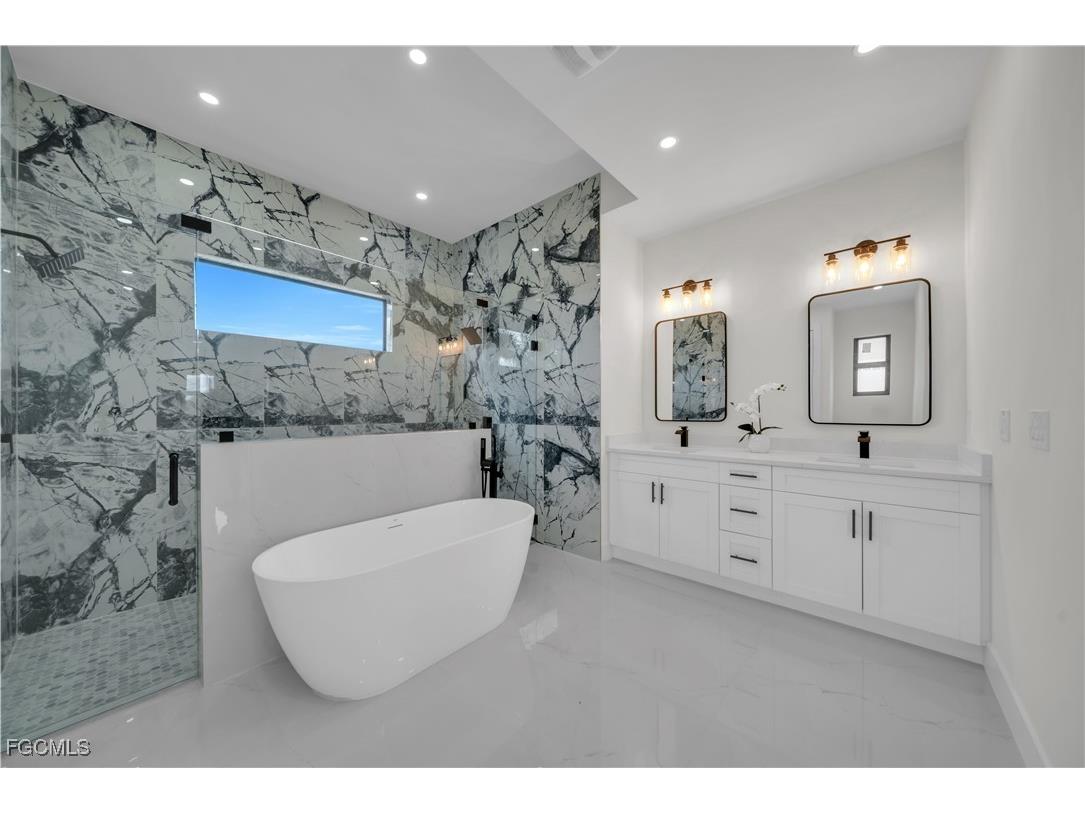 2515 Santa Barbara Boulevard N Cape Coral FL 33993 2025020168 image37