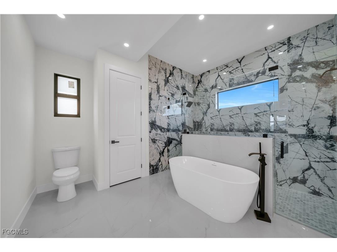 2515 Santa Barbara Boulevard N Cape Coral FL 33993 2025020168 image38