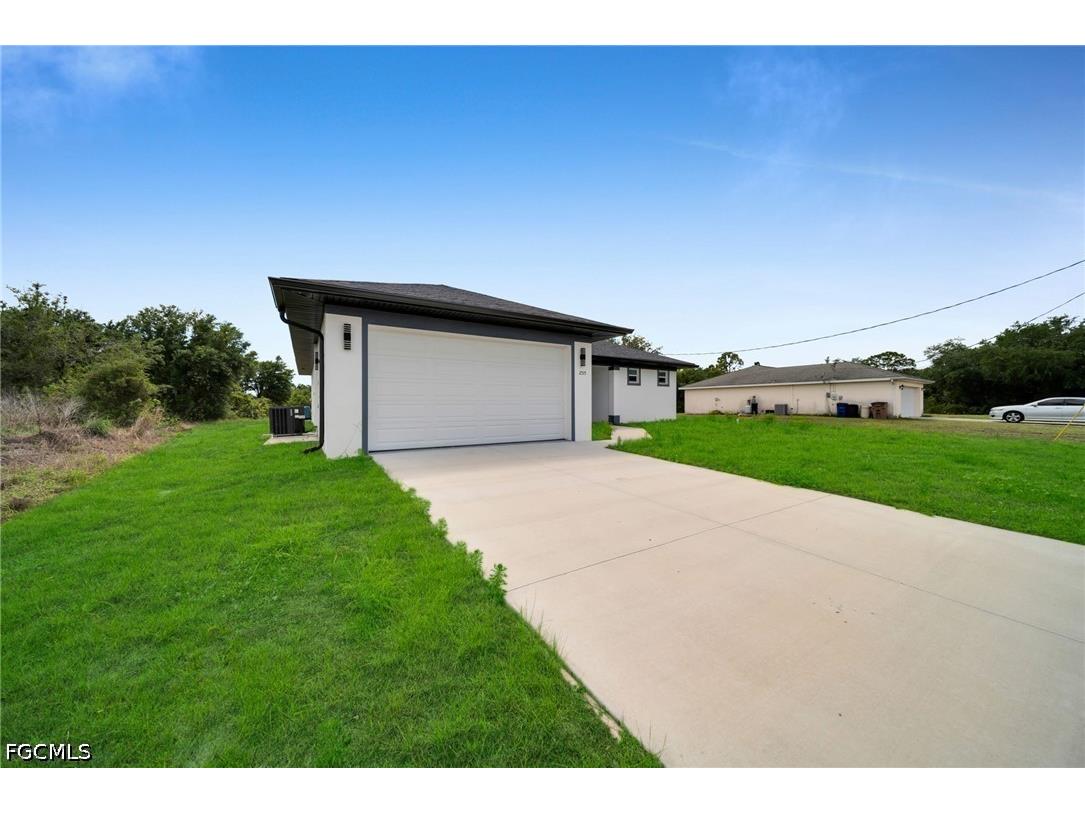 2515 Sunniland Boulevard Lehigh Acres FL 33971 2026019461 image3