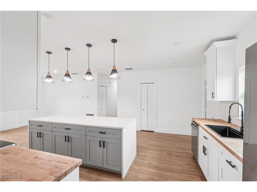 2516 38th Street SW Lehigh Acres FL 33976 2025010408 image5