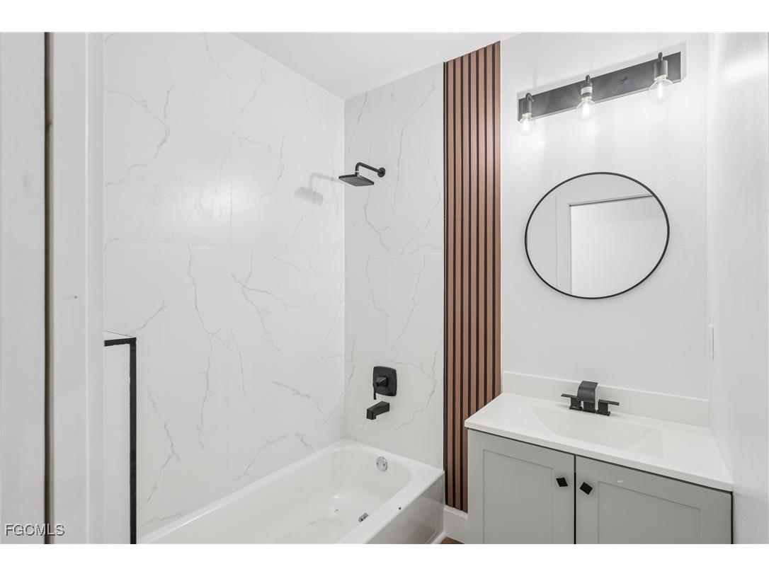 2516 38th Street SW Lehigh Acres FL 33976 2025010408 image8