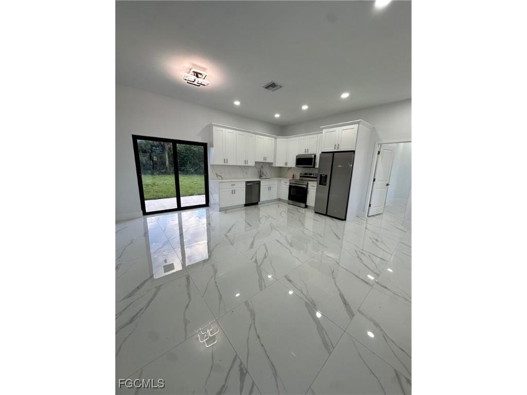 2517 54th Street SW Lehigh Acres FL 33976 2025015966 image4