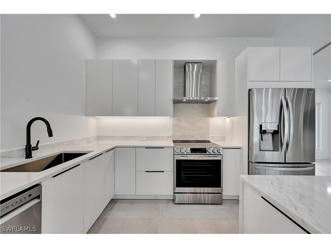 2517 Kings Lake Boulevard Naples FL 34112 226006766 image10