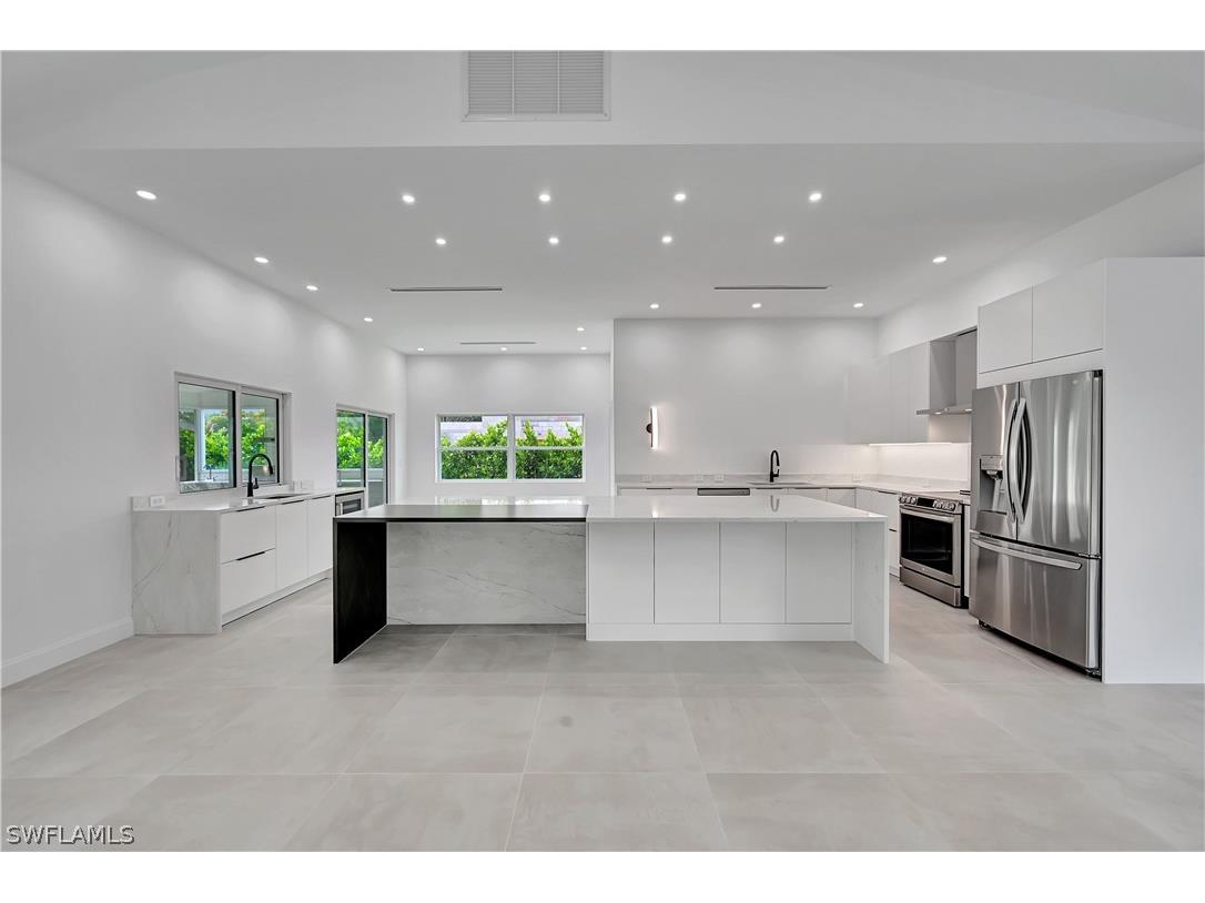 2517 Kings Lake Boulevard Naples FL 34112 226006766 image8