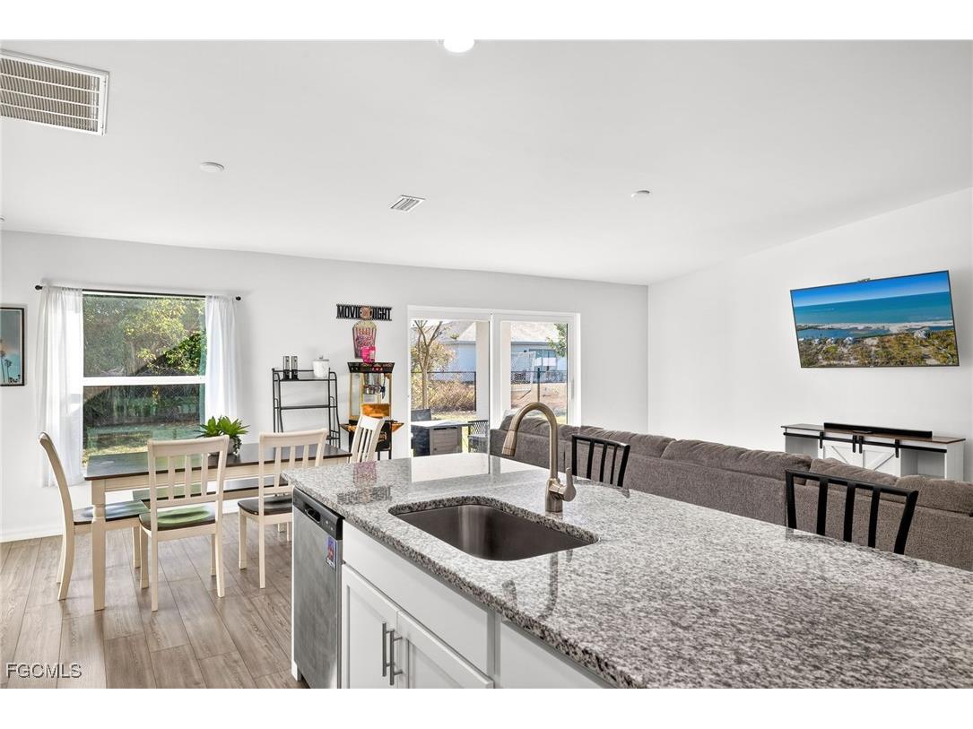 2517 NW 15th Place Cape Coral FL 33993 2026000720 image11