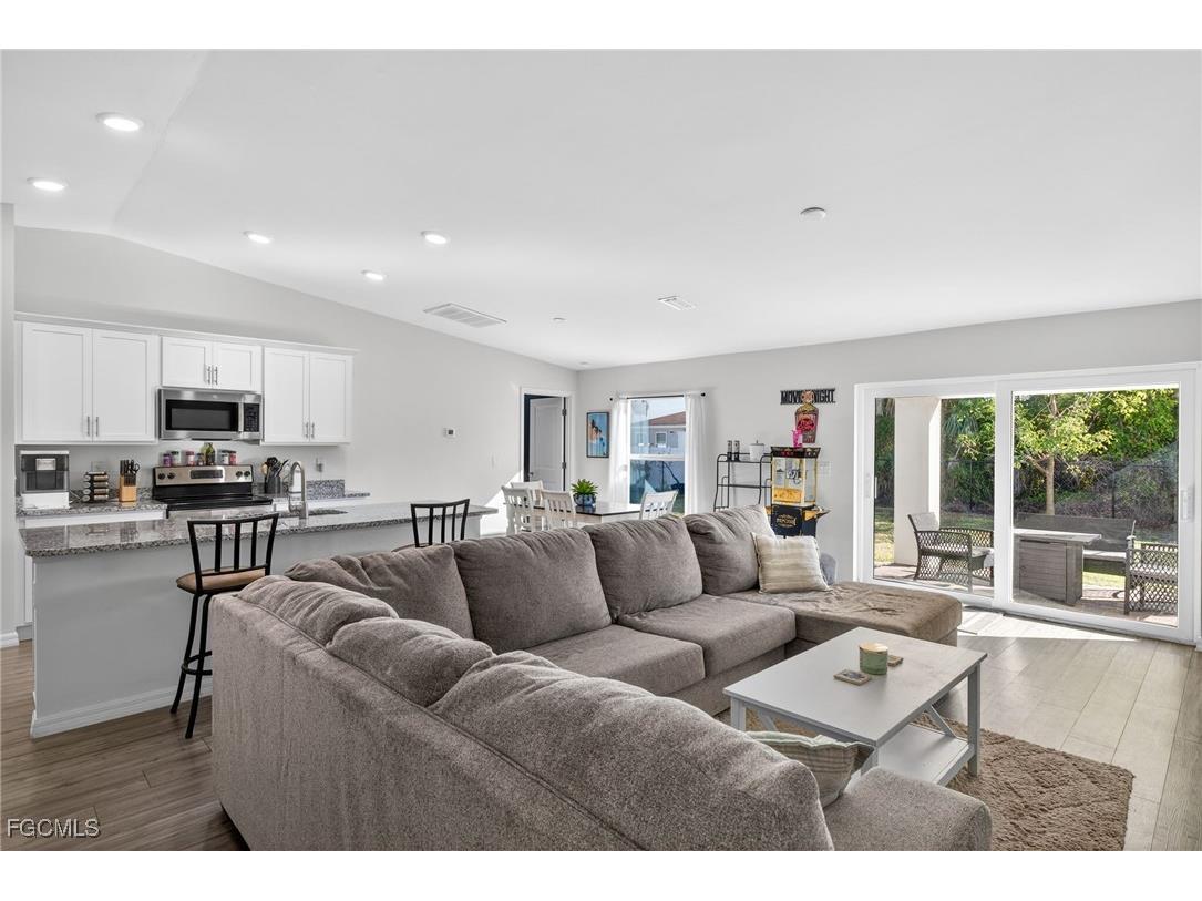 2517 NW 15th Place Cape Coral FL 33993 2026000720 image5