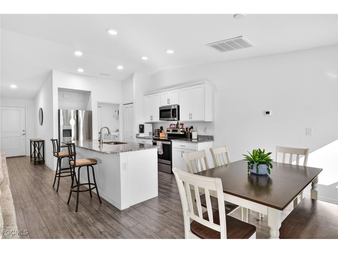 2517 NW 15th Place Cape Coral FL 33993 2026000720 image7