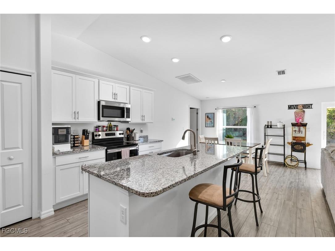 2517 NW 15th Place Cape Coral FL 33993 2026000720 image8