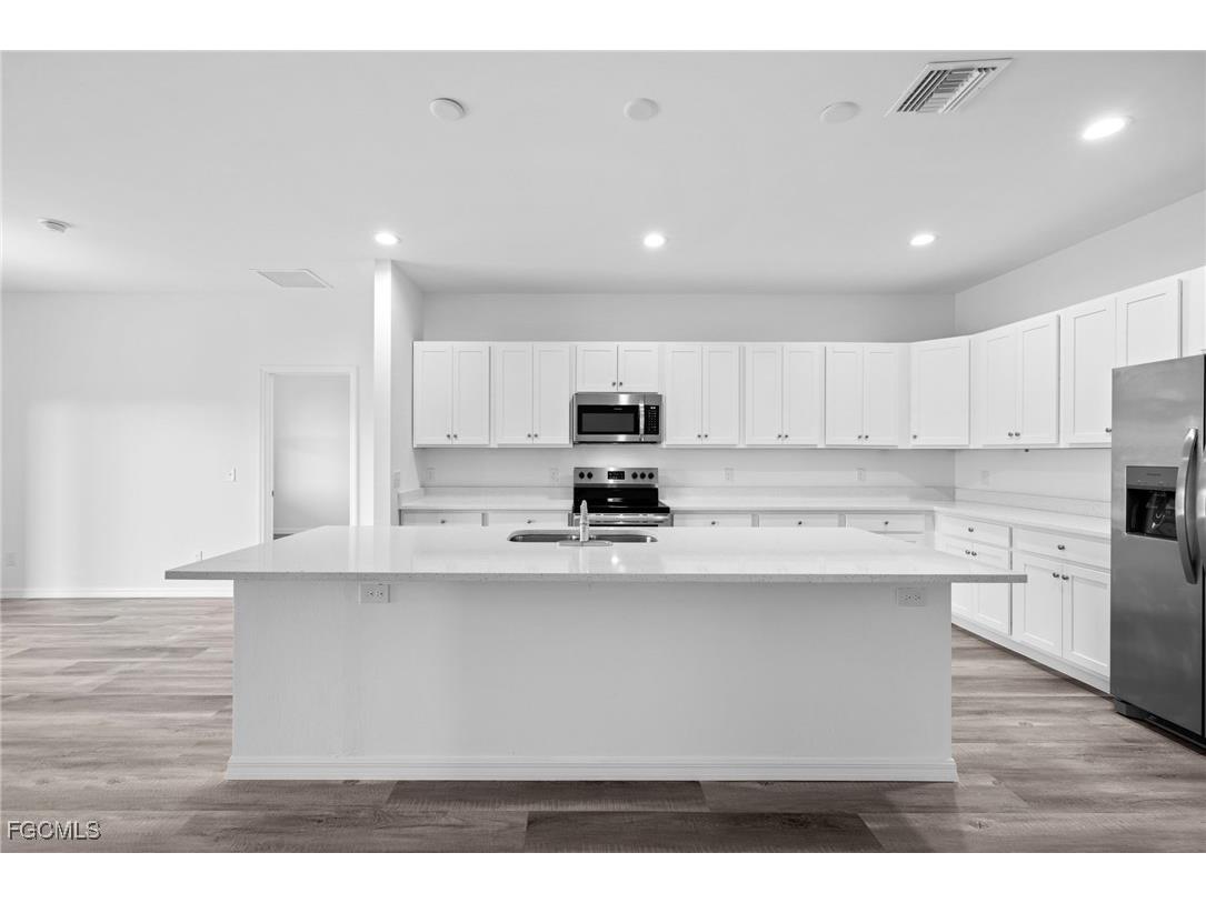 2518 NW 10th Terrace Cape Coral FL 33993 2025025219 image11
