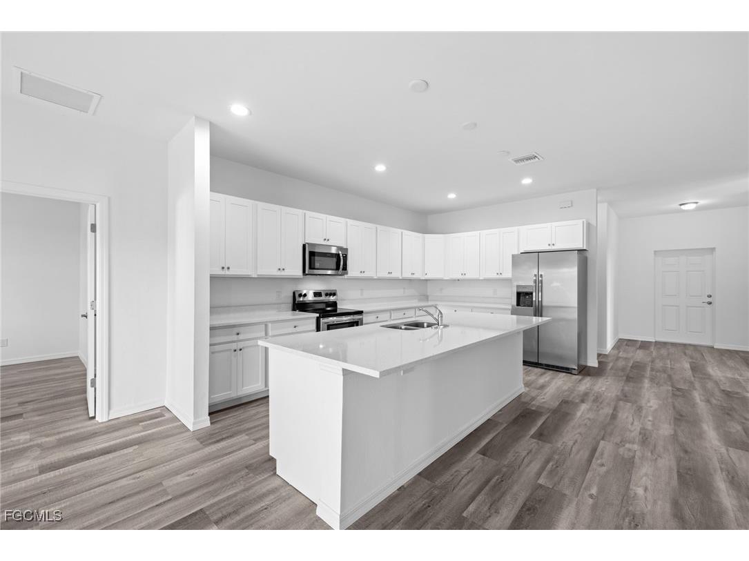 2518 NW 10th Terrace Cape Coral FL 33993 2025025219 image12