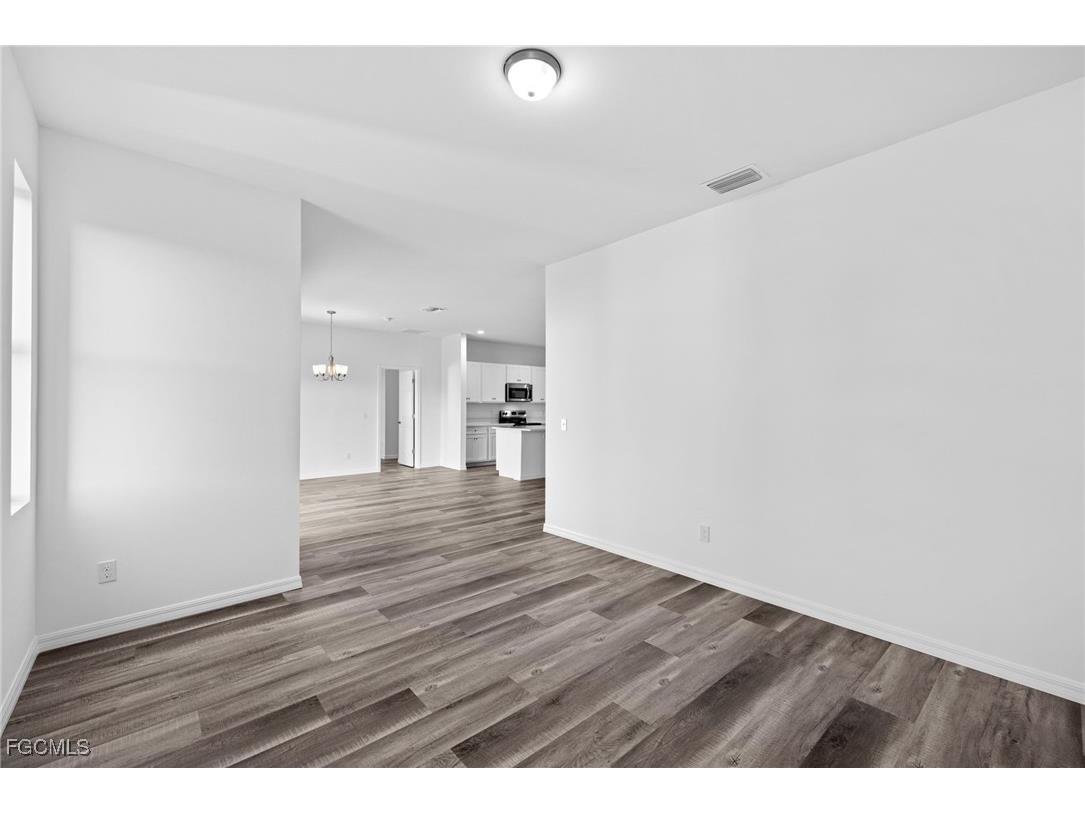 2518 NW 10th Terrace Cape Coral FL 33993 2025025219 image20