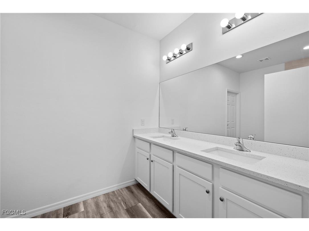 2518 NW 10th Terrace Cape Coral FL 33993 2025025219 image24