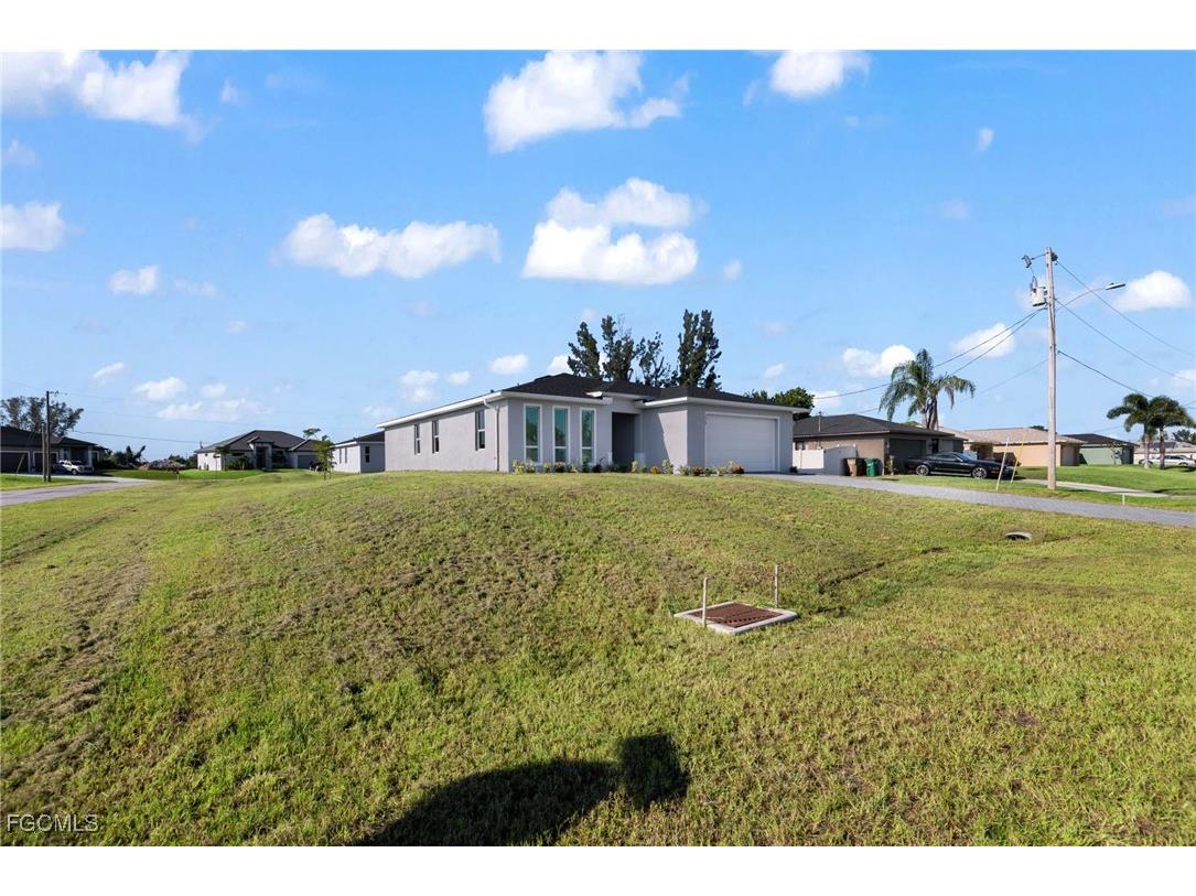 2518 NW 10th Terrace Cape Coral FL 33993 2025025219 image31