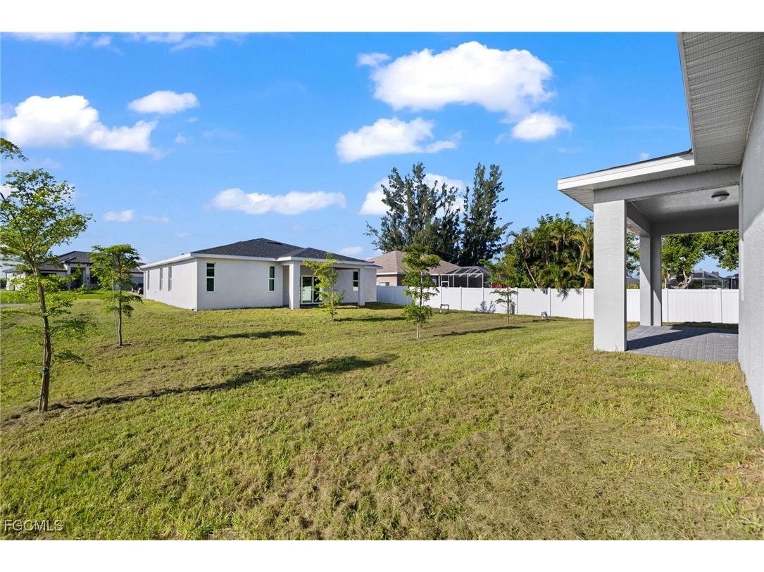 2518 NW 10th Terrace Cape Coral FL 33993 2025025219 image32