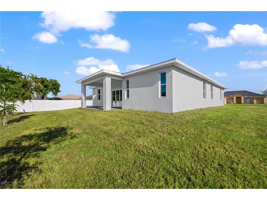 2518 NW 10th Terrace Cape Coral FL 33993 2025025219 image33