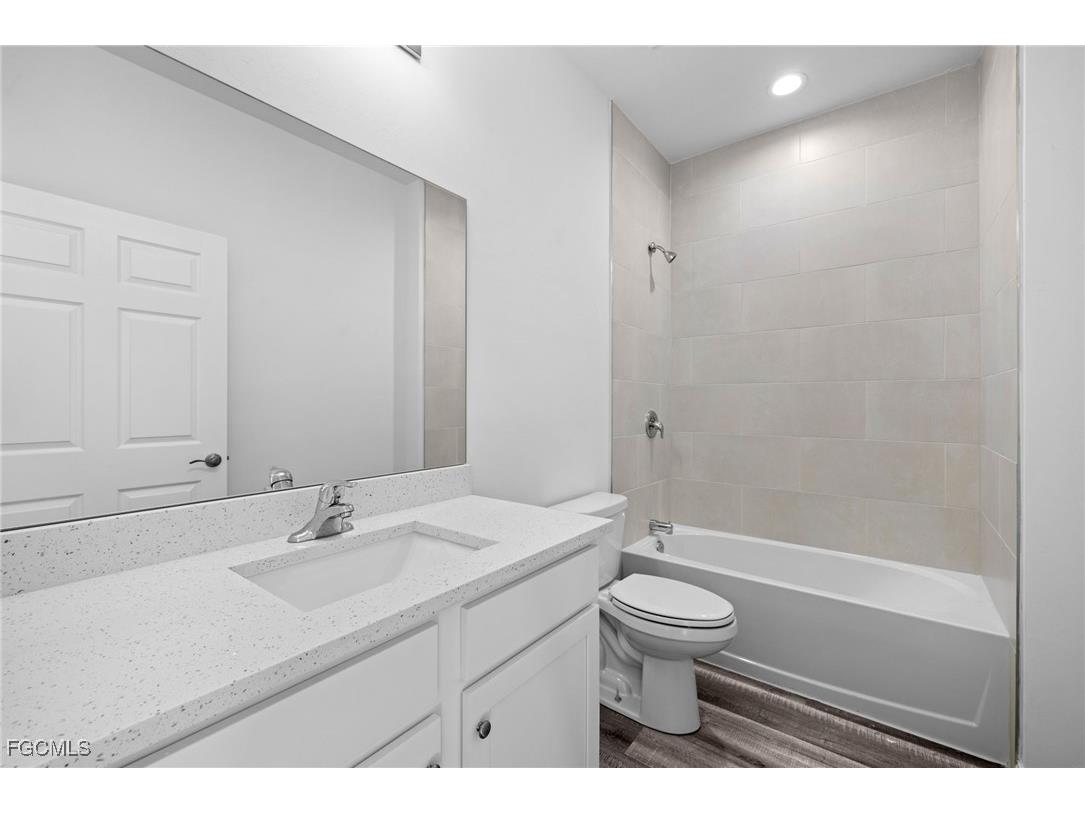 2518 NW 10th Terrace Cape Coral FL 33993 2025025219 image4