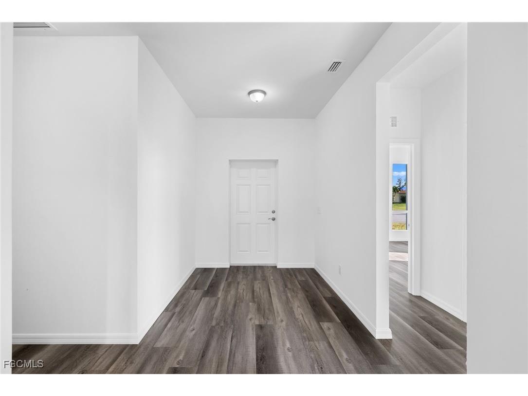 2518 NW 10th Terrace Cape Coral FL 33993 2025025219 image8