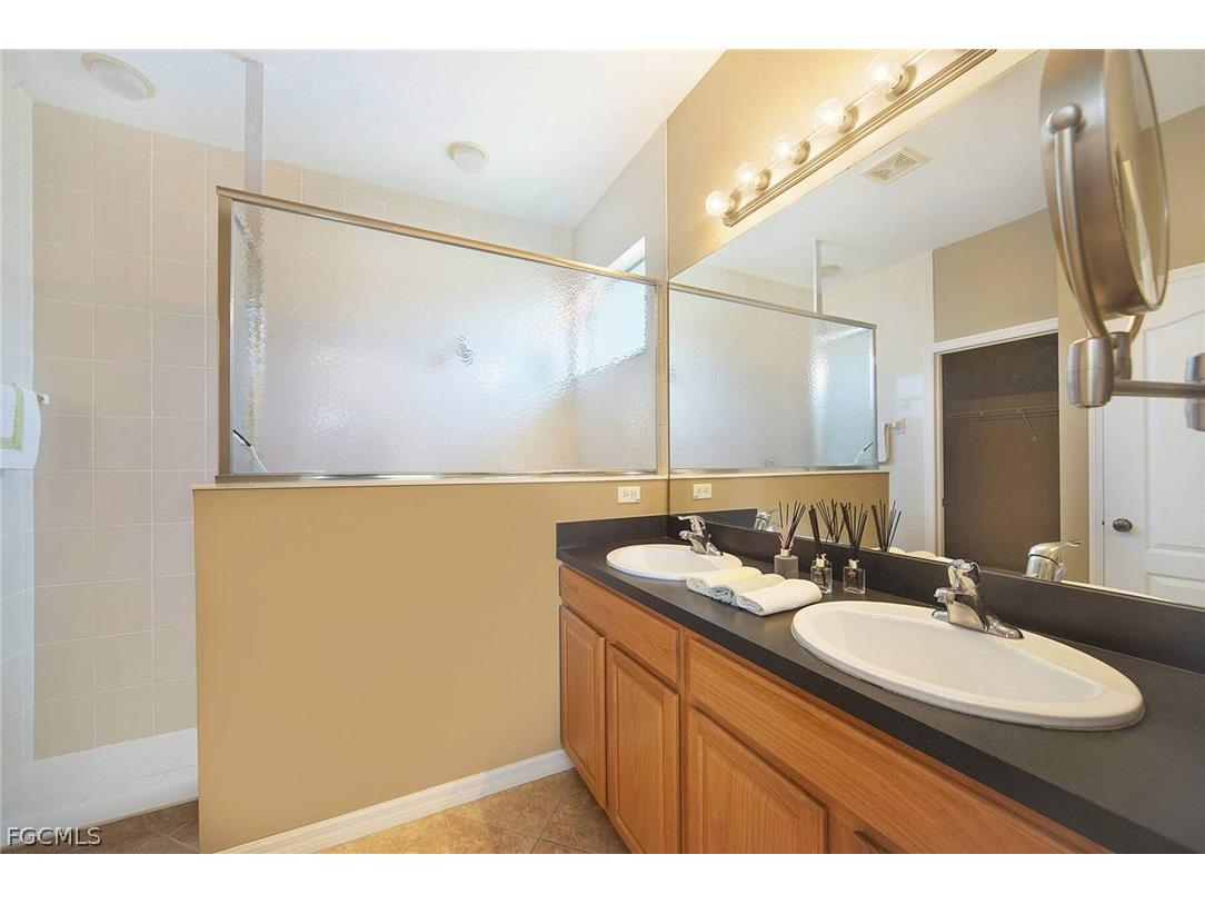 2518 Verdmont Court Cape Coral FL 33991 2026007097 image24