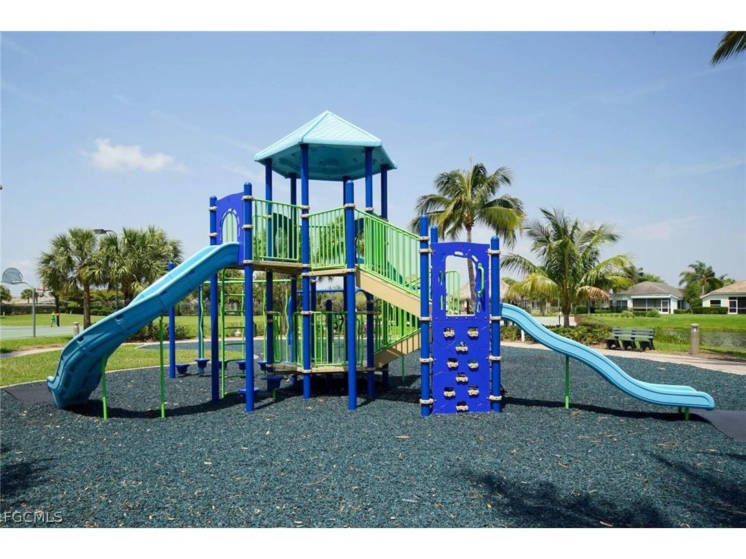 2518 Verdmont Court Cape Coral FL 33991 2026007097 image36
