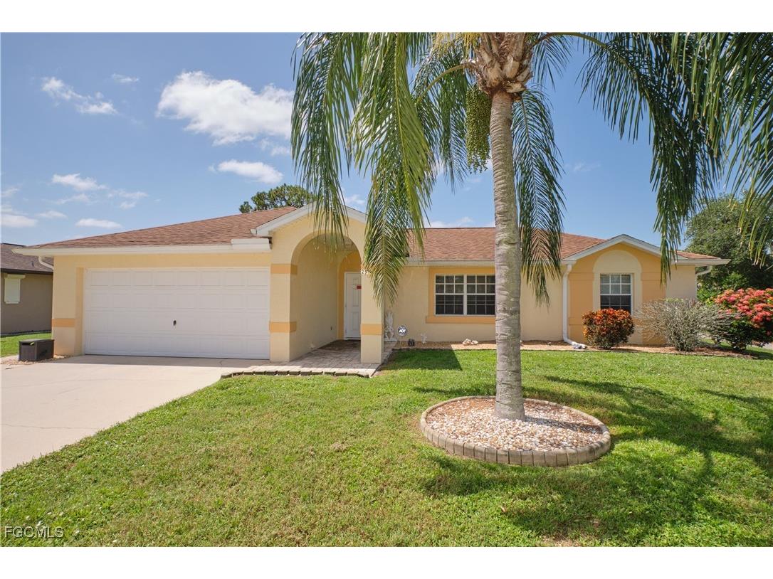 2519 6th Street W Lehigh Acres FL 33971 2025000283 image1
