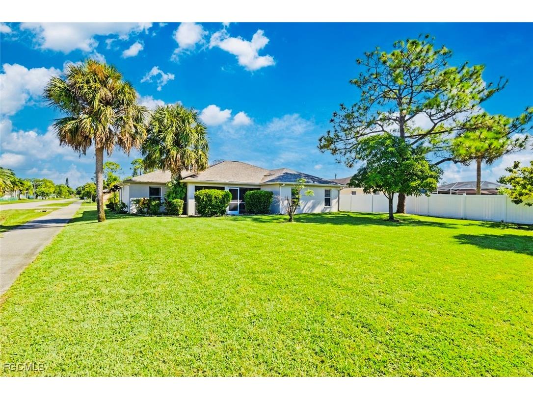 2519 7th Street W Lehigh Acres FL 33971 2025010487 image31