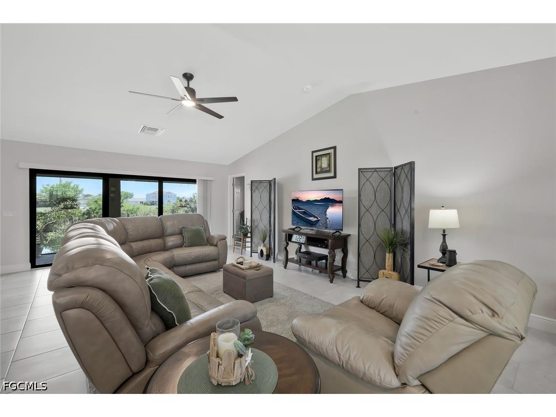 2519 NE 5th Place Cape Coral FL 33909 2026015177 image4