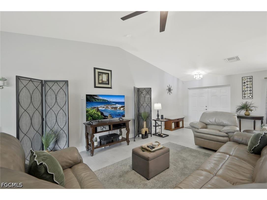2519 NE 5th Place Cape Coral FL 33909 2026015177 image6