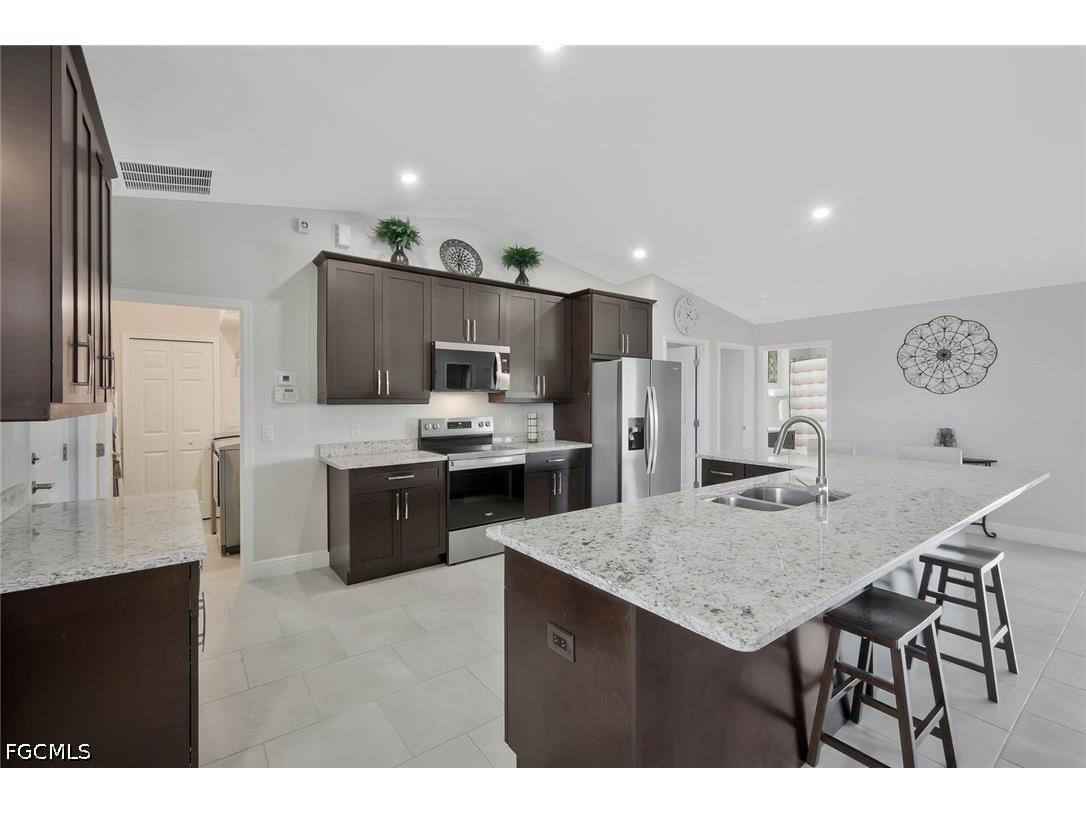 2519 NE 5th Place Cape Coral FL 33909 2026015177 image7
