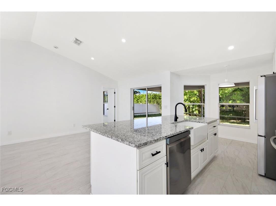 2519 SW 30th Street Cape Coral FL 33914 2026000793 image8