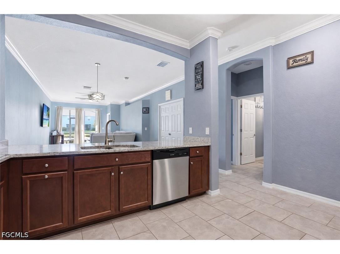 2519 Vine Avenue Naples FL 34120 2026017948 image4
