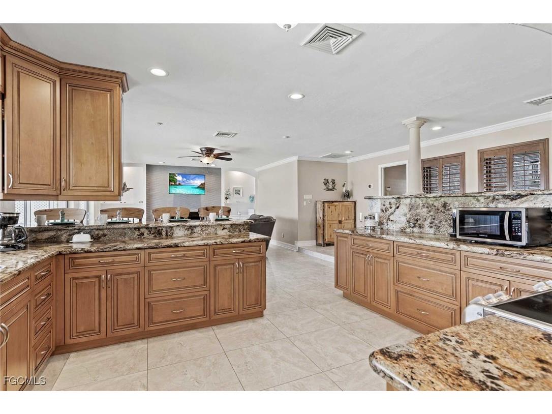 252 Bayshore Drive Cape Coral FL 33904 2025010067 image29