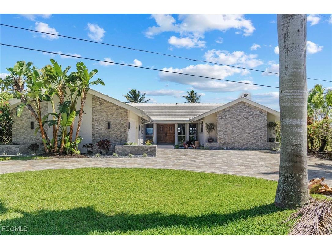 252 Bayshore Drive Cape Coral FL 33904 2025010067 image4