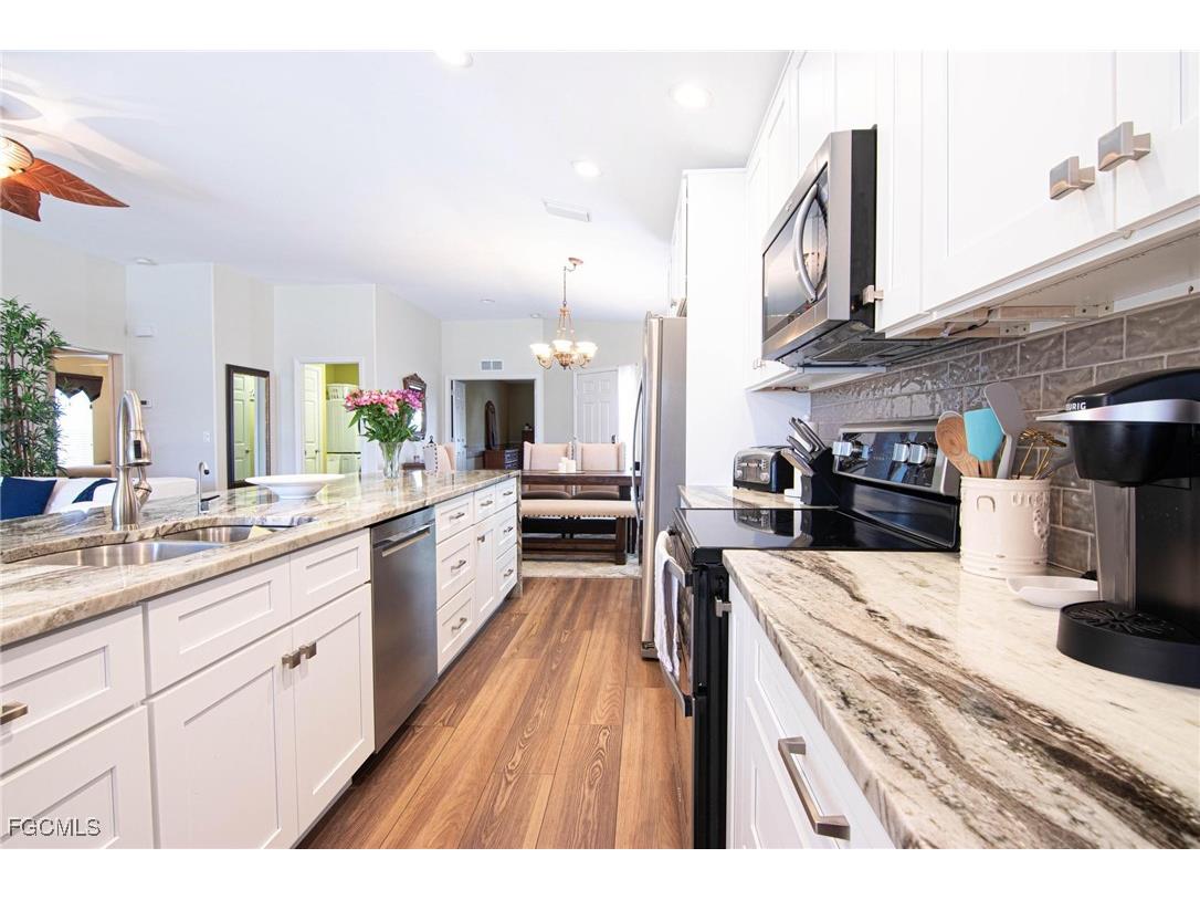 2520 Belleville Court Cape Coral FL 33991 2025023653 image3