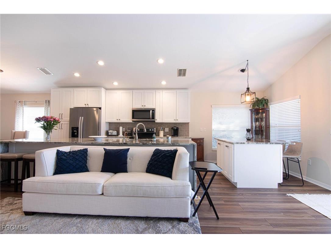 2520 Belleville Court Cape Coral FL 33991 2025023653 image9